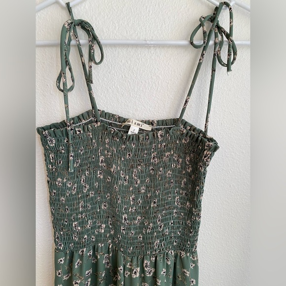 Women’s Sea foam green jumper, white floral print, thin straps that tie at top - Picture 2 of 5